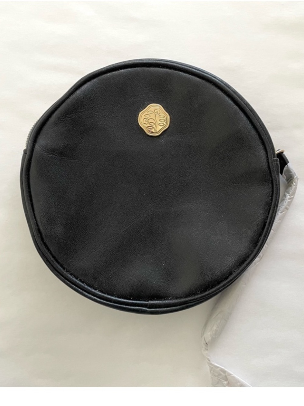 Shiseido black round
cosmetic bag
